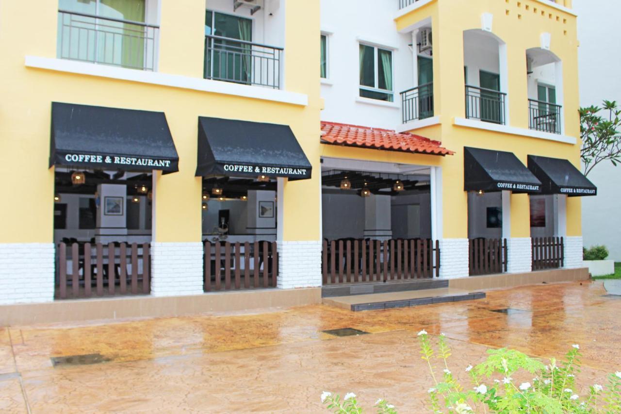 Tiara Desaru Resort Exterior photo